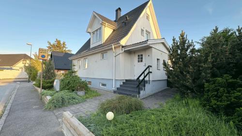 숙소 외관, Cozy Villa apartment in 비렌토프타