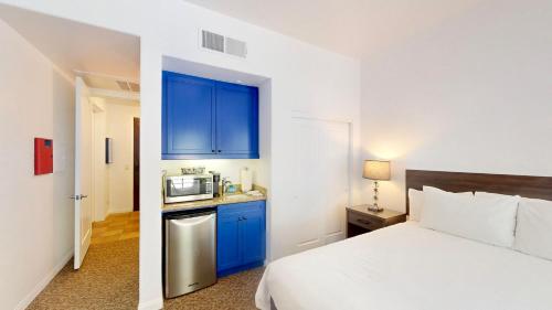 LV018 Downstairs Studio Near Main Pool Hot Tub LV018 Downstairs Studio Near Main Pool Hot Tub