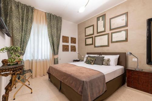 Luxurious home of the antiquarian at Spanish Steps, Roma