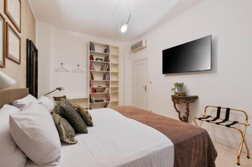 Luxurious home of the antiquarian at Spanish Steps, Roma (foto 9)