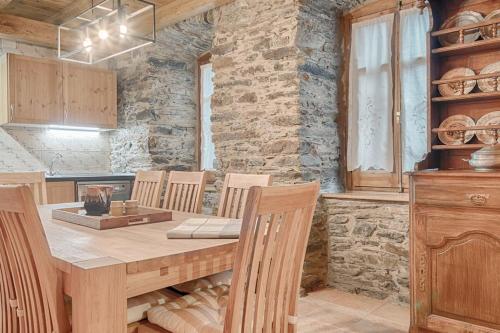 Saplan Real Estate CASA UISHERA in Arres