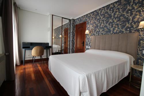 Hosteria de Adarzo auto check in Santander