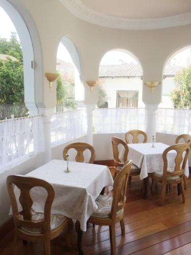 La Coupole Hotel