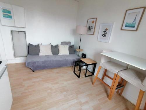 Appartement Cosy and Quiet Paris Villette - Tap to explore photos