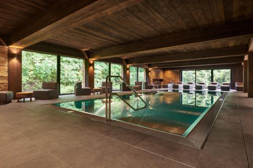 Hotel Singer - image 10