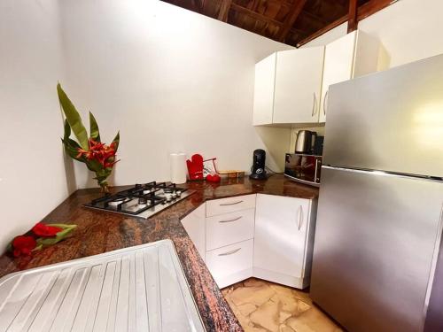 Enoha Lodge - Climatisation, Fibre, Accès Plage, Parking Privé (Enoha Lodge - Climatisation, Fibre, Acces Plage, Parking Prive) in Nu'urua