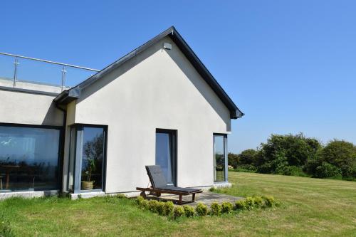 A szálláshely kívülről, Cedarblue in Island