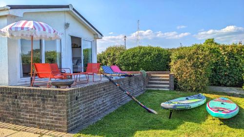 Hot Tub With A View - Christchurch Harbour near 1st Tee