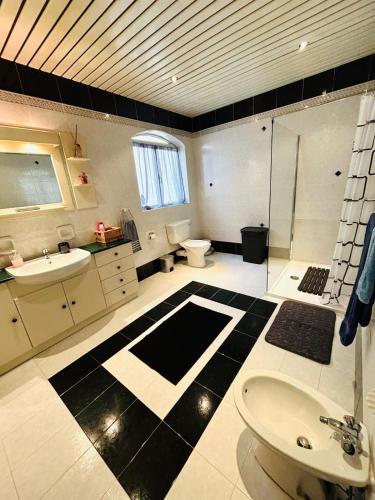 Pamper Rooms 5