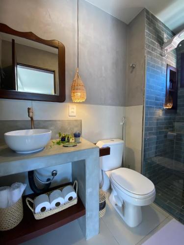 Triple Room with Balcony image 8
