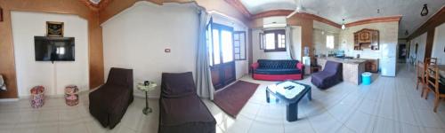 شاليه فندق بالساحل الشمالى مكيف بالكامل بحرى يرى البحر وله شاطى رملى خاص بقرية اللوتس