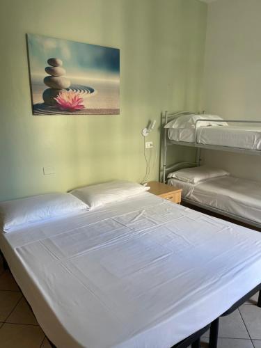 One-Bedroom Apartment (6 Adults) image 10