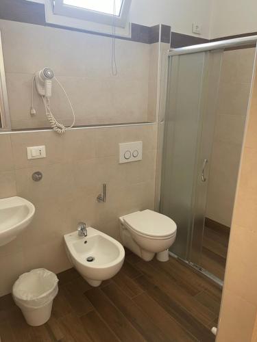 One-Bedroom Apartment (6 Adults) image 9
