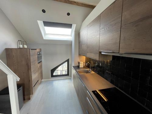 Penthouse with Airconditioning and Big Terrace, Close to Gent Sint-Pieters Station and City Centre, Gent (fotografie 7)