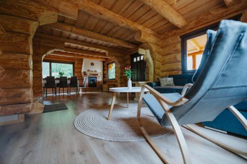 Viesnīcas āriene, Log Cabin Piricske in Čičeu