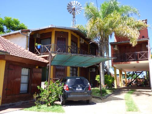 2 bedrooms, 3 beds
