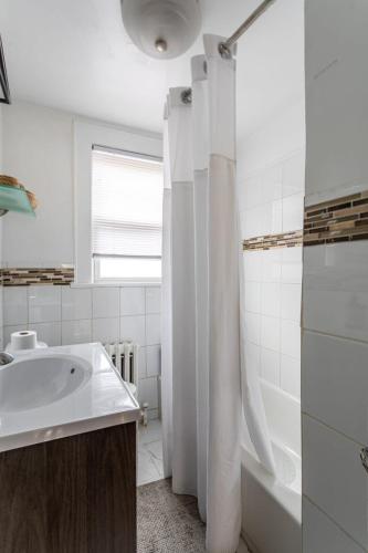 The Fred Deluxe 7 BR by I95 Train HarborVw Beach The Fred Deluxe 7 BR by I95 Train HarborVw Beach