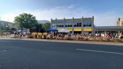 The Fred Deluxe 7 BR by I95 Train HarborVw Beach The Fred Deluxe 7 BR by I95 Train HarborVw Beach