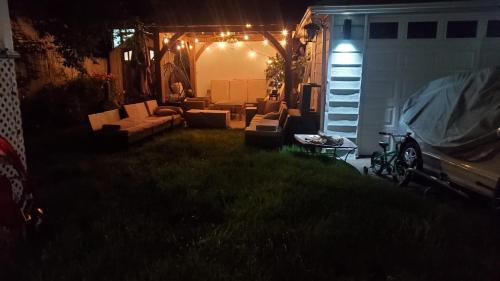 The Fred Deluxe 7 BR by I95 Train HarborVw Beach The Fred Deluxe 7 BR by I95 Train HarborVw Beach