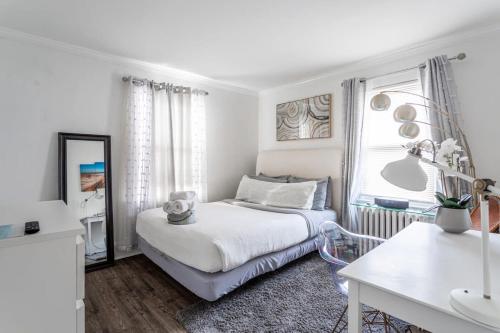 The Fred Deluxe 7 BR by I95 Train HarborVw Beach The Fred Deluxe 7 BR by I95 Train HarborVw Beach