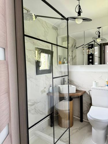 Cuibul din livadă (Cuibul din livada) in Vulcana De Sus