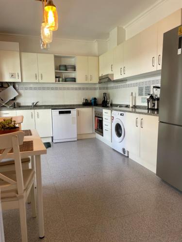 Konyha, Lalita Ocean Rooms & Suite in Ribeira d'llhas Beach