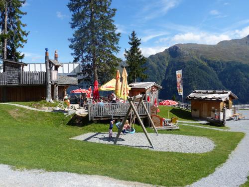 兒童遊樂場, 豪斯維切爾公寓酒店 (Haus Wechner) in 卡普爾