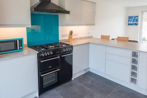 Beach Breaks in วูลาคอม