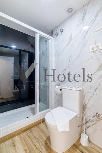 AYZ Princesa-Auto check-in property - Photo 2