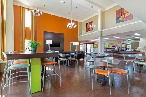 Best Western Inn & Suites - image 7