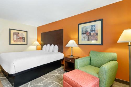 Best Western Inn & Suites - main image