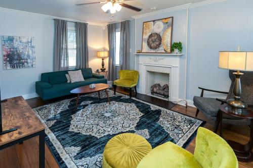 Peaceful home in downtown Huntsville with nice back patio! in Huntsville, USA