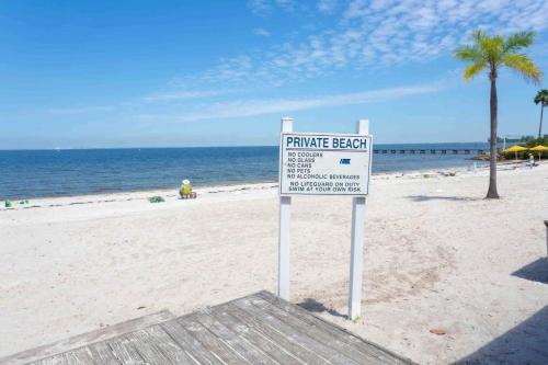 Perfect getaway with pool, hot tub and world class views