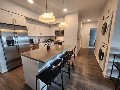 Pristine 2BR apt with modern amenities near NYC in Jersey City, USA