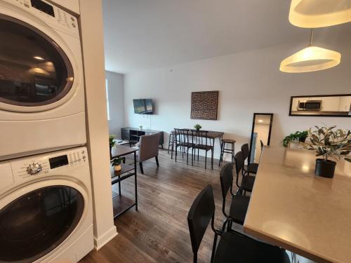 Pristine 2BR apt with modern amenities near NYC in Jersey City, USA