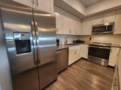 Pristine 2BR apt with modern amenities near NYC in Jersey City, USA