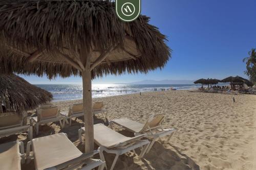 4BR Condo with Private Balcony - Ocean View in Nuevo Vallarta , Mexiko