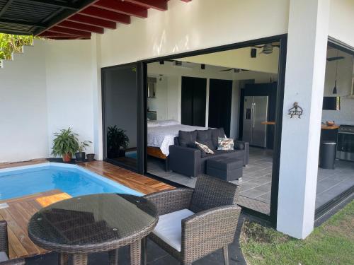 Iekārtas, Villas Pura Vida every villa comes a private swimming pool in Tortugal