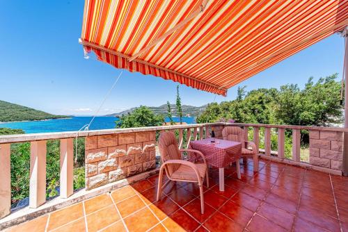 Two-Bedroom Apartment with Terrace and Sea View image 3