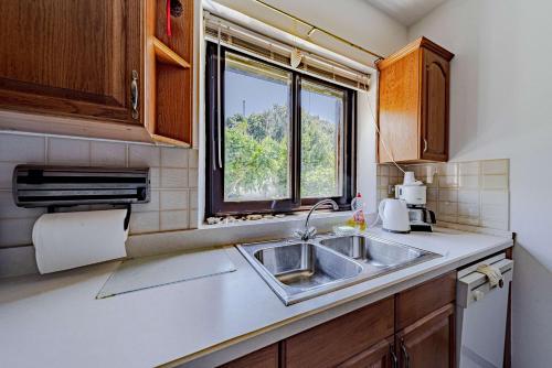 Two-Bedroom Apartment with Terrace and Sea View image 9