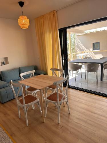 Two-Bedroom Apartment with Terrace and Sea View image 4