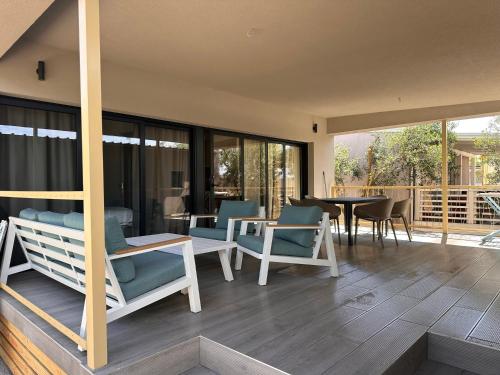 Two-Bedroom Apartment with Terrace and Sea View image 2