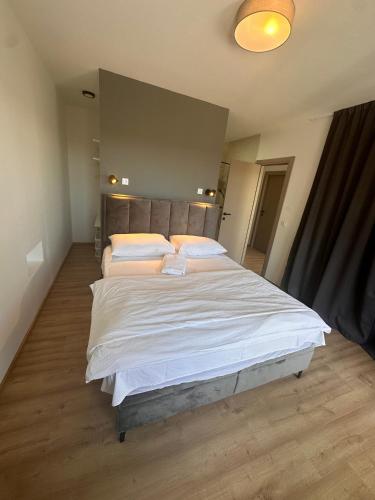 Two-Bedroom Apartment with Terrace and Sea View image 8