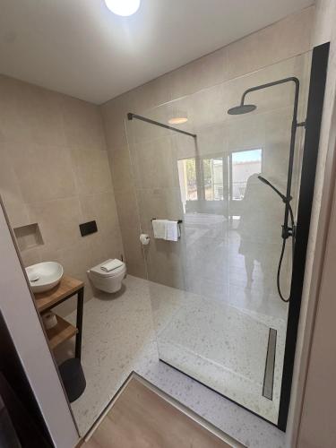 Two-Bedroom Apartment with Terrace and Sea View image 4