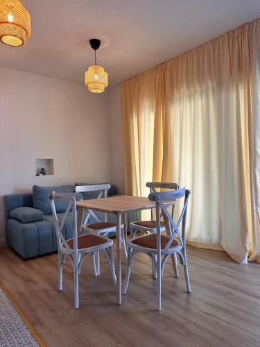 Two-Bedroom Apartment with Terrace and Sea View image 3