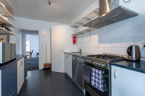 Ideal location for groups, family, friends or work in Oriental Parade