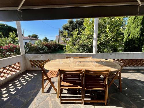 Maison 3 pièces avec jardin, à 2 pas du centre, 8 couchages, parking, clim et ménage inclus - FR-1-226B-208 gîte à louer Cavalaire-sur-Mer