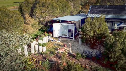 Mia Mia Tiny house in Metcalfe