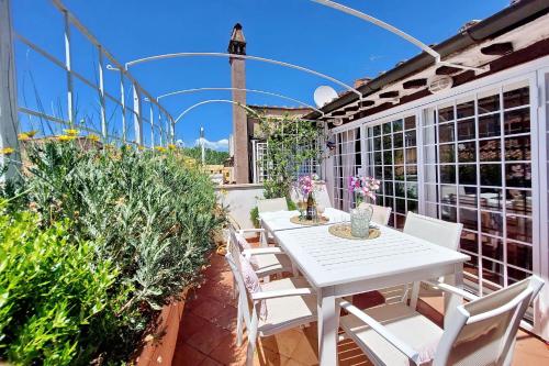 Magical Navona Duplex With Terrace by Halldis, Rome (photo 6)