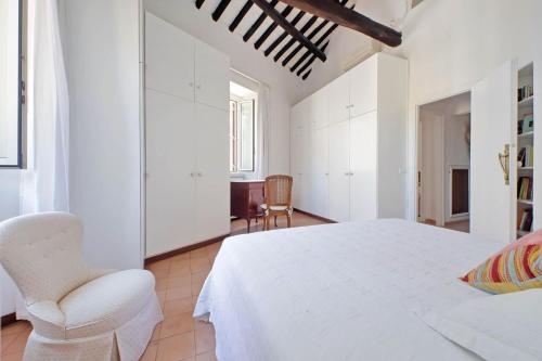 Magical Navona Duplex With Terrace - image 11
